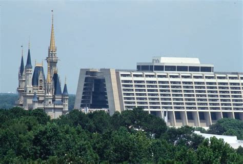 closest resorts to disney world.